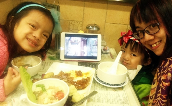 平凡的聖誕大餐。母女仨的日子 [5歲11個半月+2歲10個月]