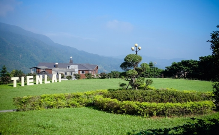 [酒店+包車] 4天3夜快閃台北+陽明山天籟溫泉+九份十分遊 2015