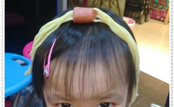 可玩可吃的。腸仔意粉 [5歲2個半月+2歲1個月]