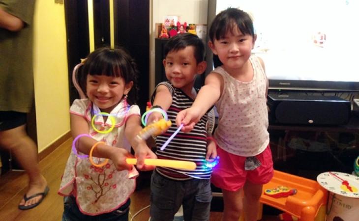 靖天。同年同月的小一生約會 [6歲8個月+3歲半]