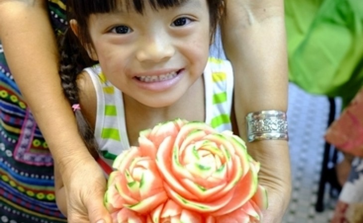 多元文化體驗團: 九龍城泰國人社區 (生果雕花，織斑蘭葉 ) [6歲3個半月+3歲3個月]