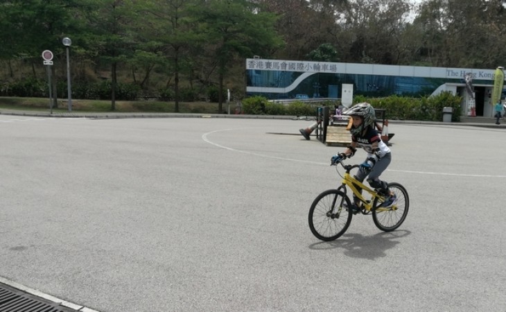 體驗  @ BMX小輪車 (香港賽馬會國際小輪車場)  [10歲4個月]